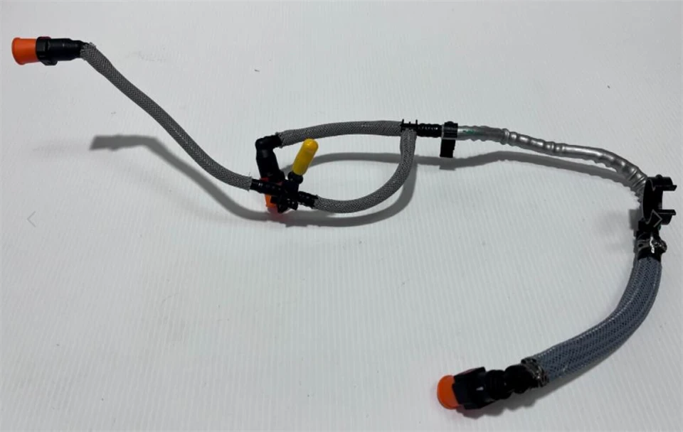 OE No. LR060993 Fuel Line Fitment Model Land Rover OE No. LR060993 Fuel Line Fitment Model Land Rover