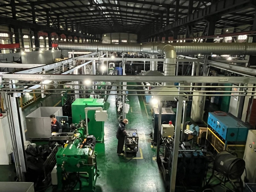 Automobile piping parts production workshop Automobile piping parts production workshop